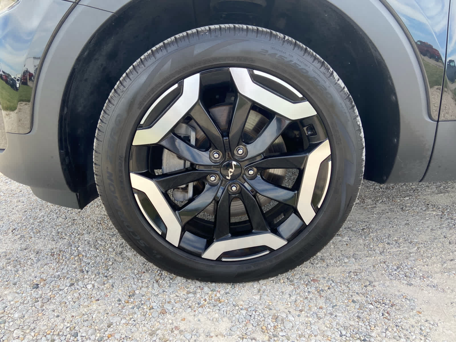 Used 2025 Kia Telluride EX w/ EX Captain's Chair Package FWD image 12