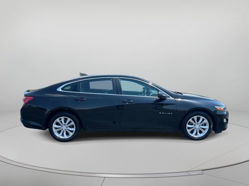 Used 2019 Chevrolet Malibu LT w/ Leather Package FWD image 2