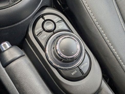 Used 2023 MINI Cooper 4-Door Hardtop image 13