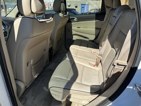 Used 2015 Jeep Grand Cherokee Overland w/ Advanced Technology Group image 16