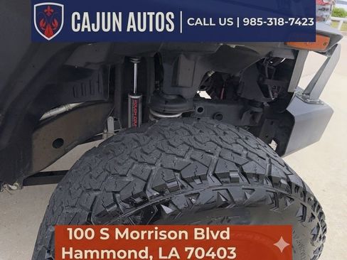 Used 2018 Jeep Wrangler Unlimited Sahara AWD/4WD image 5