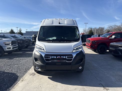 New 2025 RAM ProMaster 2500 w/ Quick Order Package 22G SLT image 2