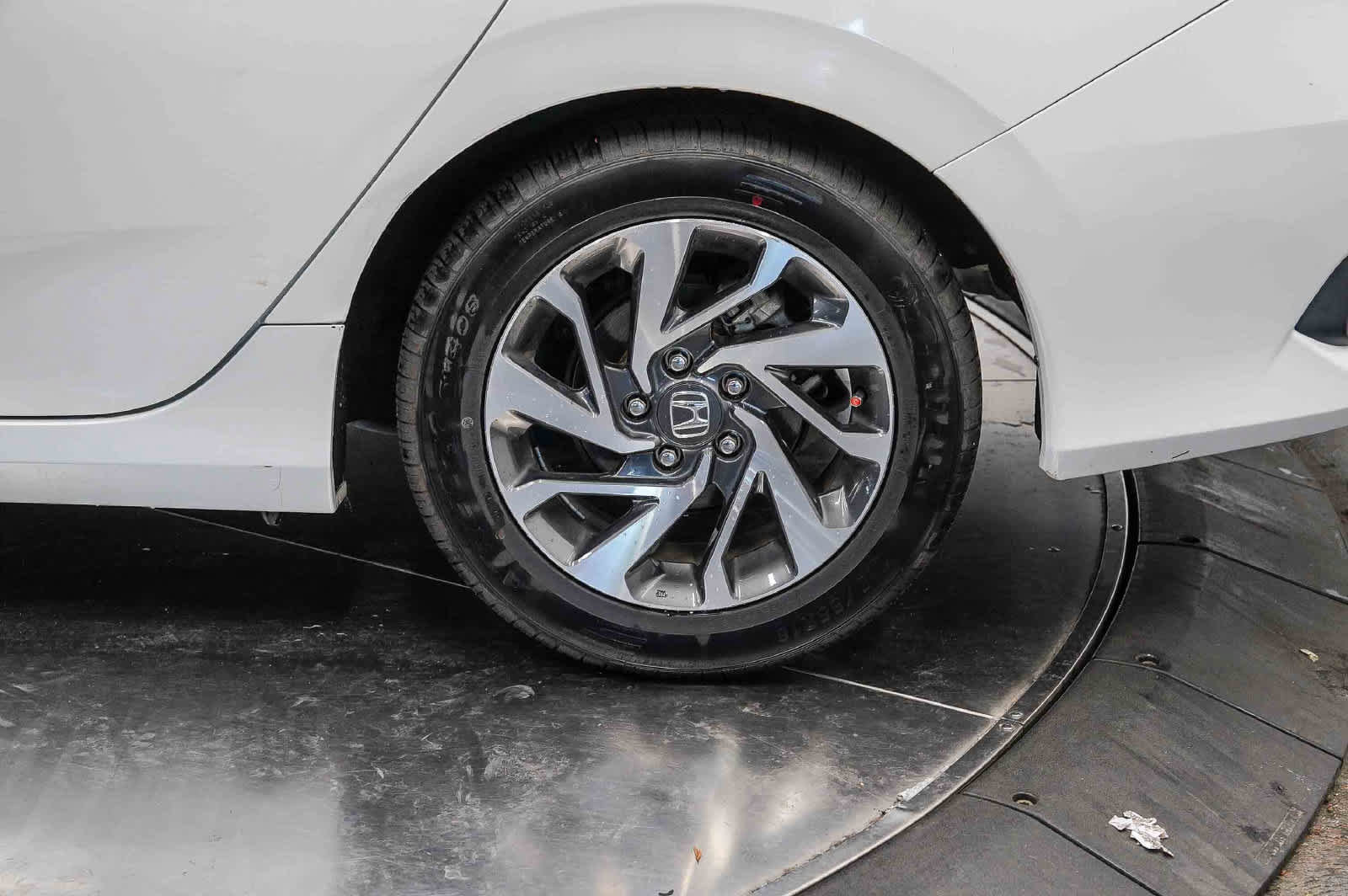 Used 2016 Honda Civic EX image 10