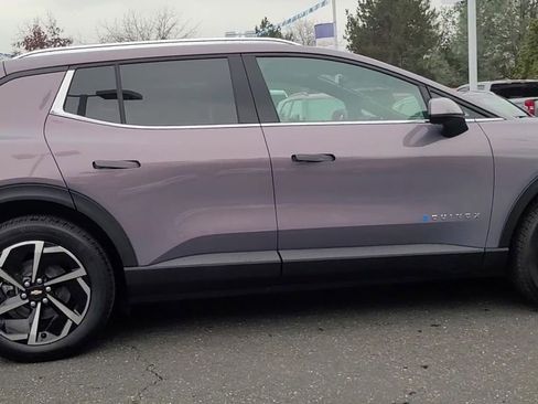 New 2026 Chevrolet Equinox EV LT image 9