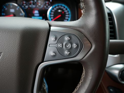 Used 2020 Chevrolet Suburban Premier AWD/4WD image 30