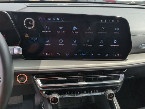 Certified 2026 Chevrolet Traverse LT FWD image 17