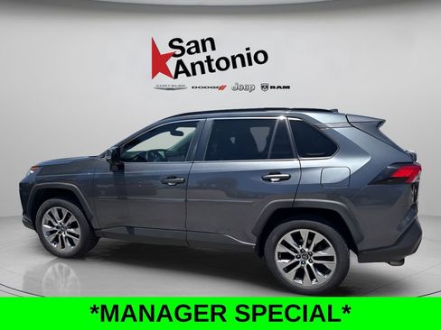 Used 2020 Toyota RAV4 XLE Premium FWD image 2
