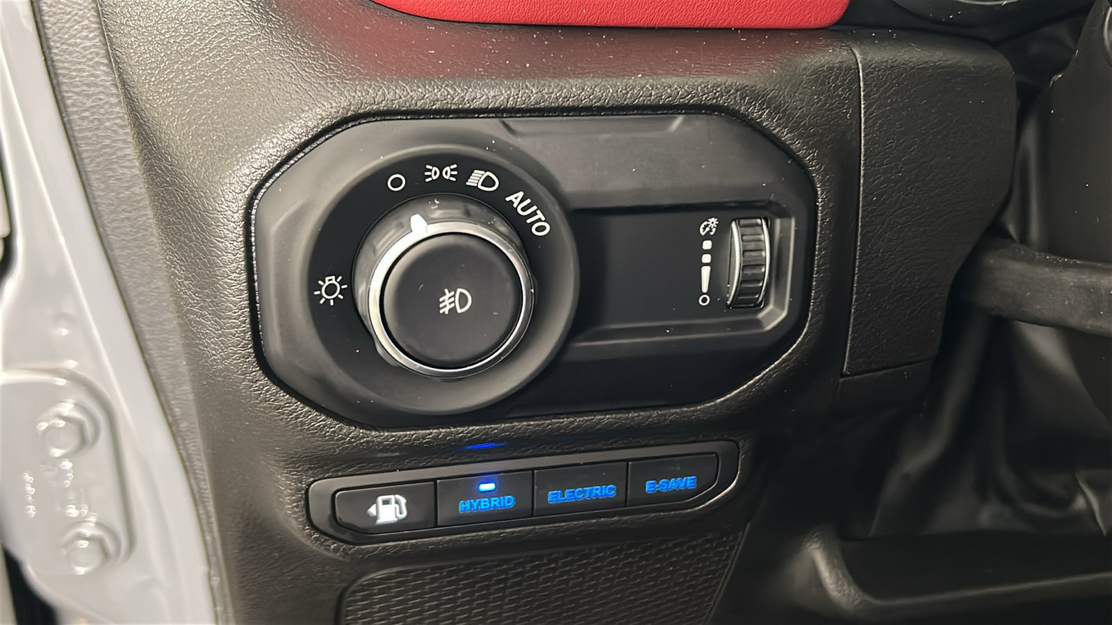 Used 2023 Jeep Wrangler Unlimited Rubicon 4xe AWD/4WD image 23