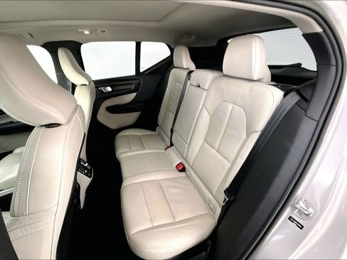 Certified 2023 Volvo XC40 B5 Plus image 35