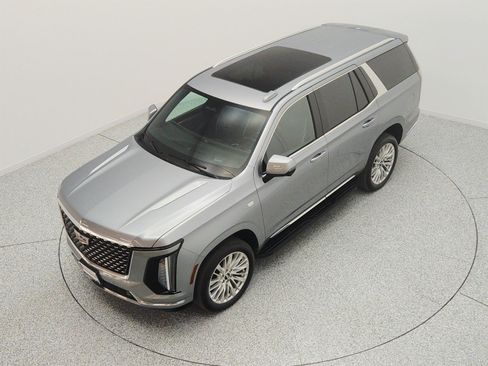 Used 2025 Cadillac Escalade Premium Luxury AWD/4WD image 22