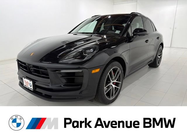 Used 2022 Porsche Macan S AWD/4WD image 1