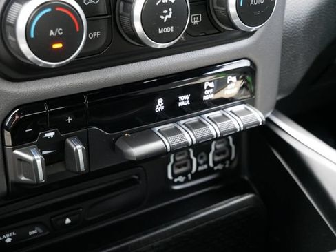 Used 2019 RAM 1500 Big Horn AWD/4WD image 23