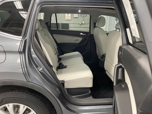 Used 2019 Volkswagen Tiguan SE w/ Panoramic Sunroof Package AWD/4WD image 10