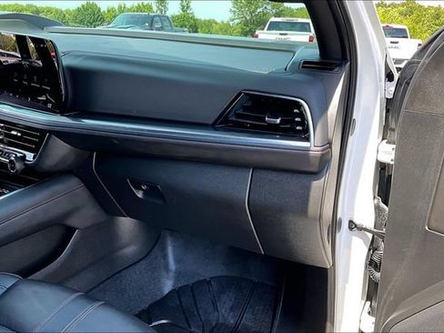 Used 2025 Chevrolet Tahoe RST w/ Advanced Technology Package AWD/4WD image 27