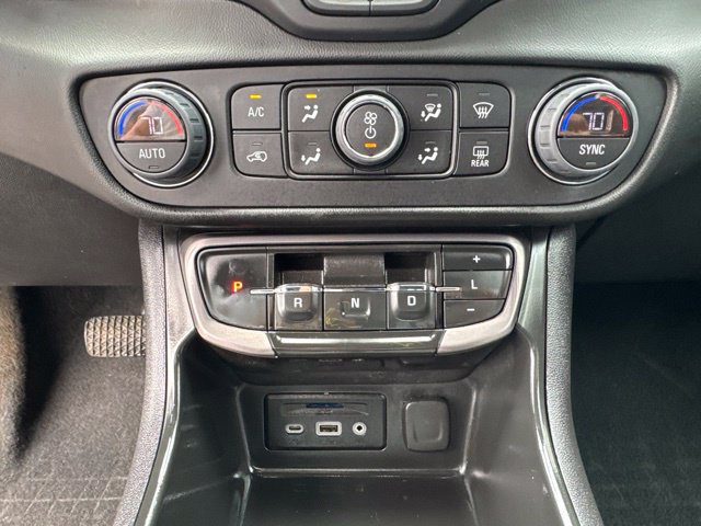 Used 2022 GMC Terrain AT4 AWD/4WD image 17