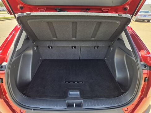 Used 2025 Hyundai Kona SEL FWD image 29