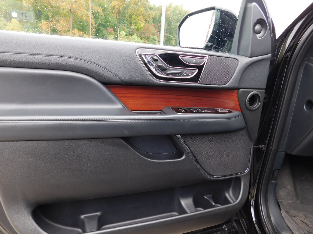 Used 2022 Lincoln Navigator L Reserve AWD/4WD image 17