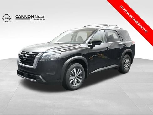 Used 2025 Nissan Pathfinder SL FWD image 1