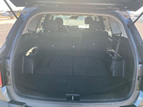Used 2023 Kia Sorento LX FWD image 25