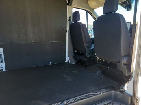New 2026 Ford Transit 250 148 Medium Roof RWD image 18