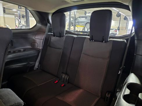 Used 2019 Nissan Pathfinder S FWD image 19