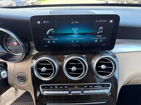 Used 2020 Mercedes-Benz GLC 300 w/ Multimedia Package image 25