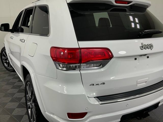 Used 2017 Jeep Grand Cherokee Overland AWD/4WD image 32