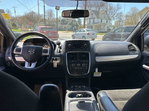Used 2015 Dodge Grand Caravan SXT w/ Blacktop Package image 13