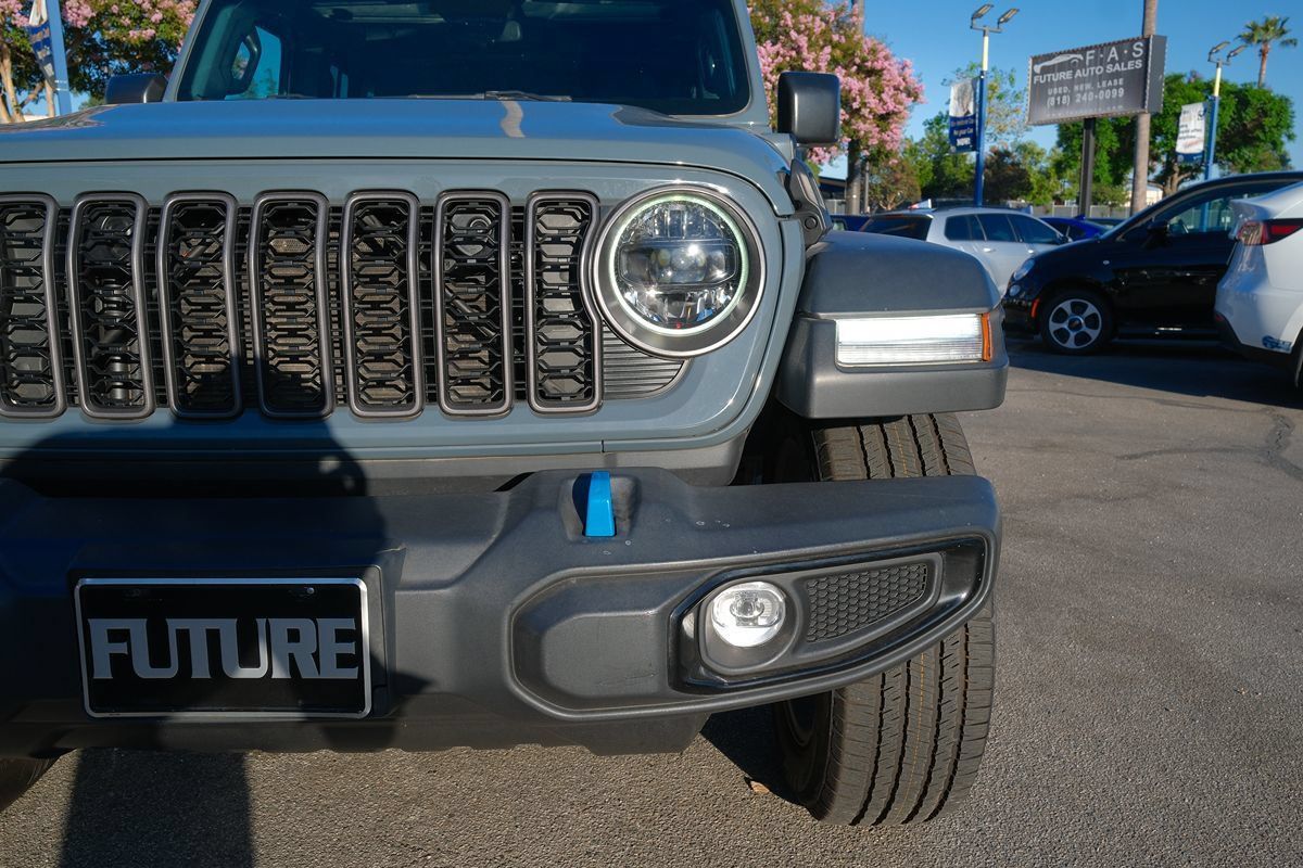 Used 2024 Jeep Wrangler Unlimited w/ Technology Group AWD/4WD image 44