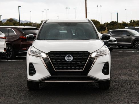 Used 2024 Nissan Kicks SR w/ SR Premium Package FWD image 2