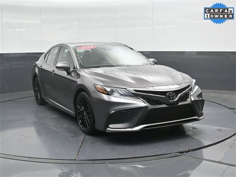 Used 2024 Toyota Camry XSE image 2