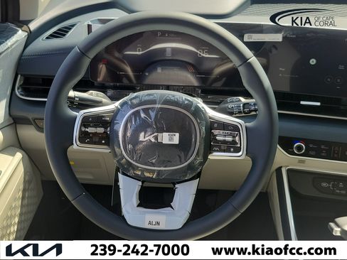 New 2026 Kia Carnival EX FWD image 17