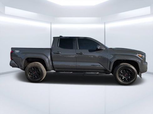 Used 2025 Toyota Tacoma TRD Sport RWD image 2