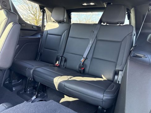 Used 2022 GMC Yukon Denali w/ Denali Premium Package image 23