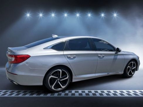 Used 2019 Honda Accord Sport image 3