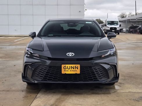 Used 2025 Toyota Camry SE image 8