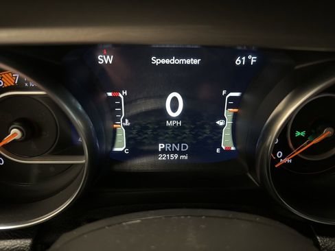 Used 2021 Jeep Wrangler Unlimited Sahara AWD/4WD image 27