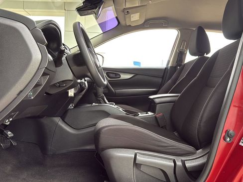 Used 2020 Nissan Rogue Sport S image 16