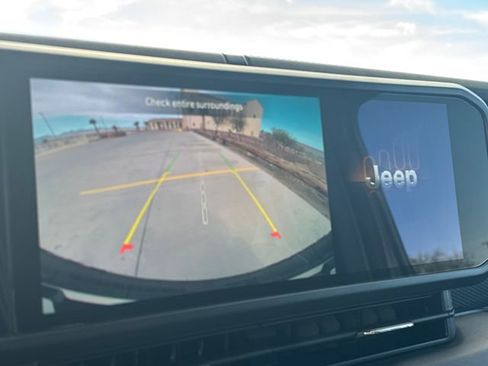 Used 2024 Jeep Wrangler Rubicon image 20