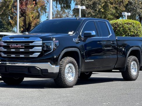 Used 2024 GMC Sierra 1500 SLE RWD image 9