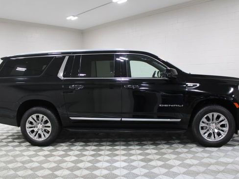 Used 2024 GMC Yukon XL Denali image 12