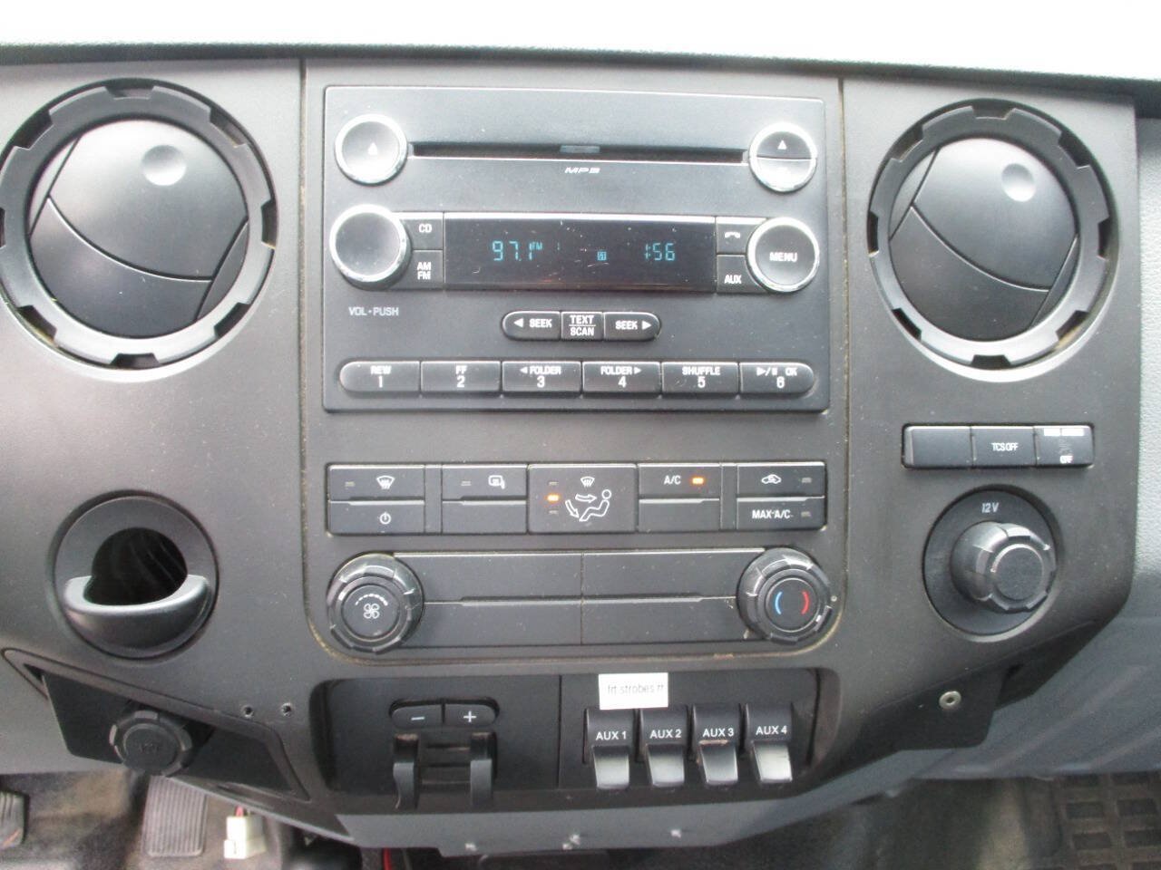 Used 2016 Ford F550 4x4 Regular Cab Super Duty w/ Power Equipment Group image 24