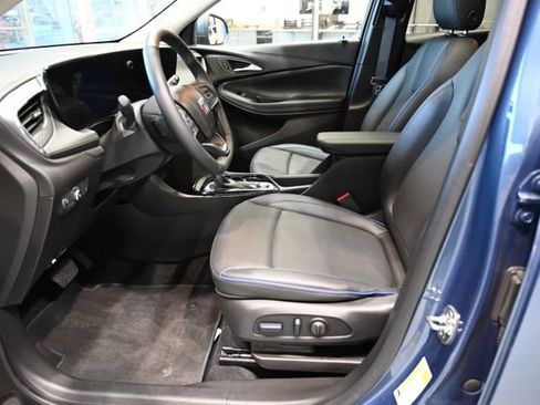 Used 2025 Buick Encore GX Sport Touring w/ Experience Buick Package image 9