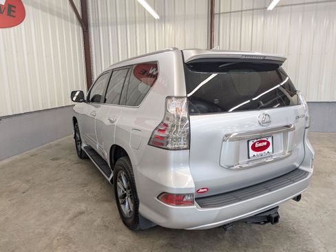 Used 2019 Lexus GX 460 Luxury AWD/4WD image 12