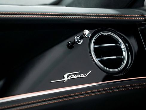 New 2025 Bentley Flying Spur Plug-In Hybrid image 42