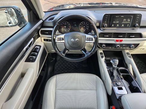 Used 2020 Kia Telluride S w/ S 8 Passenger Seating Package AWD/4WD image 16