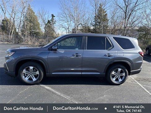 Used 2025 Honda Pilot EX-L image 10