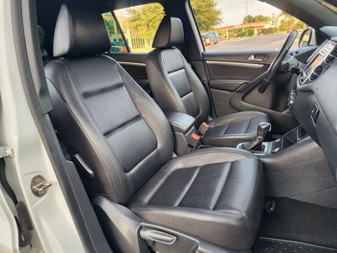Used 2016 Volkswagen Tiguan R-Line FWD image 16