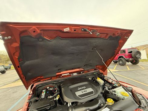 Used 2014 Jeep Wrangler Sahara w/ Connectivity Group image 39