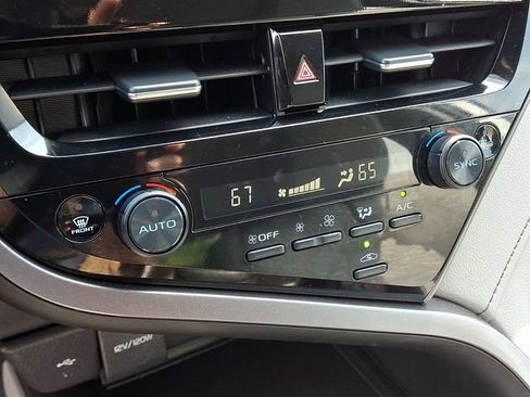 Used 2023 Toyota Camry SE FWD image 16
